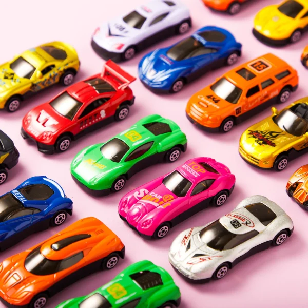 28Pcs Die-cast Racing Cars With Kids Valentines Cards Classroom Exchange