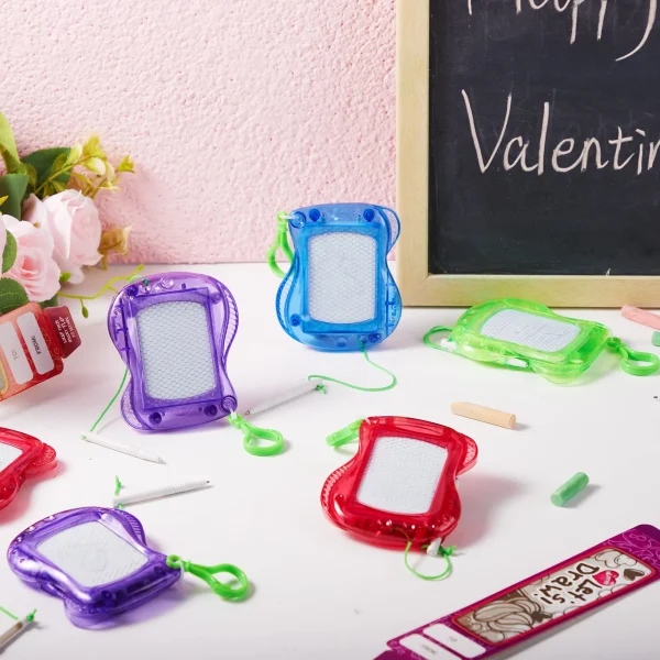 Fun 12pcs Mini Magnetic Drawing Board with Heart Boxes
