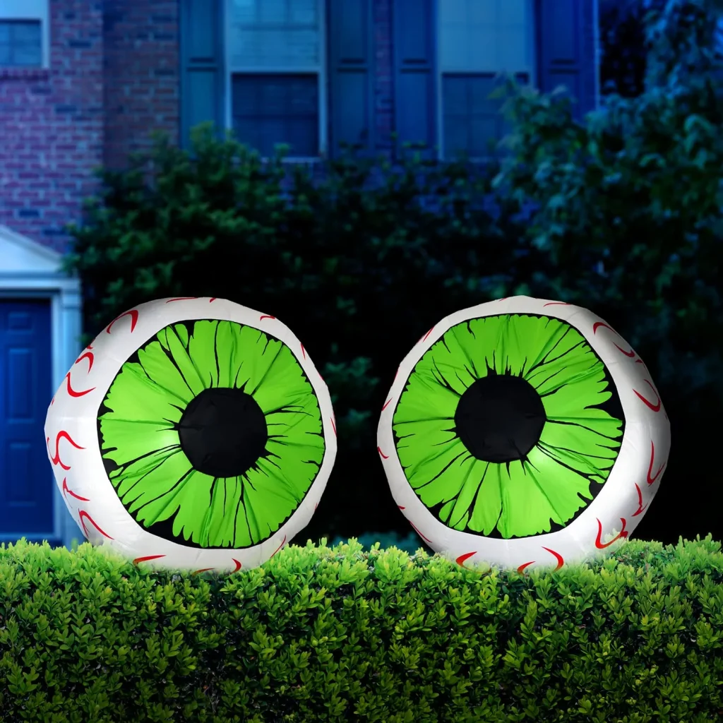 2pcs-inflatable-green-eyeball-decorations