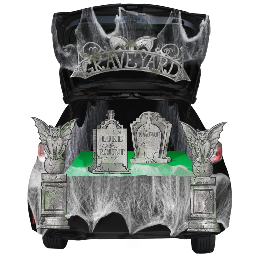 spooky-decorations-for-your-trunk 
