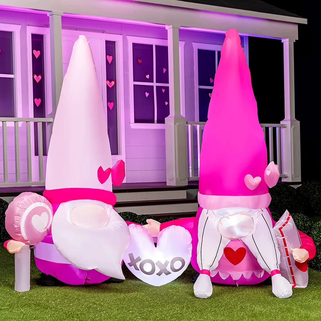 valentines-inflatable-gnome-couple