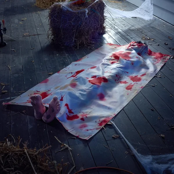 5ft Halloween Dead Body Covered with Bloody Cloth Halloween Dead Victim Props