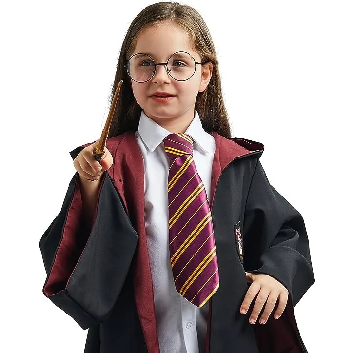 girl in Harry Potter Costume
