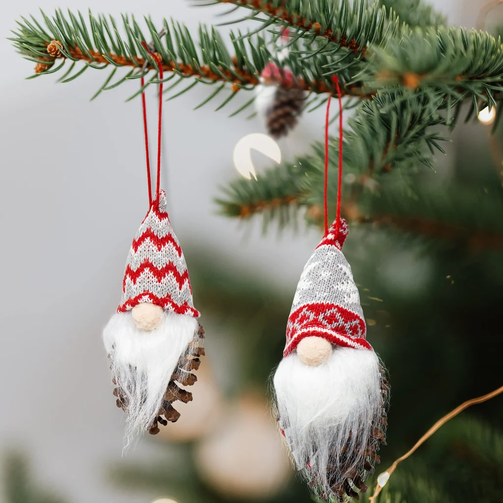 Christmas Pine Cone Gnome DIY Christmas Decorations