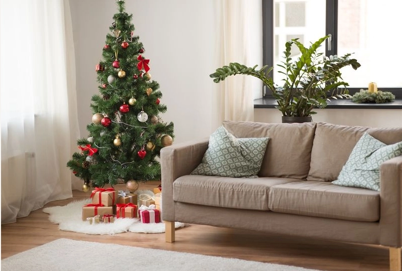 When to Decorate for Christmas?
