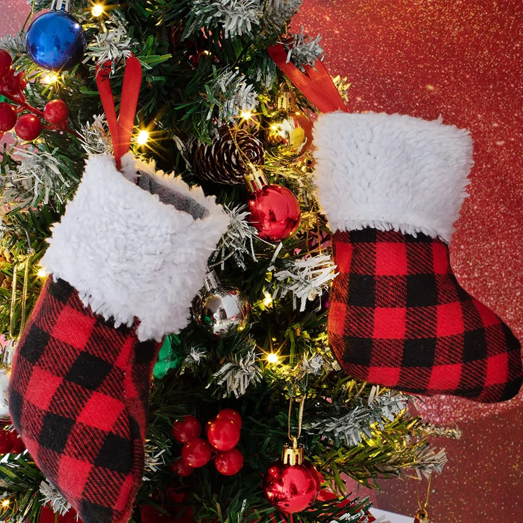 Add Glitter and Sparkle on the Christmas Stocking Decor