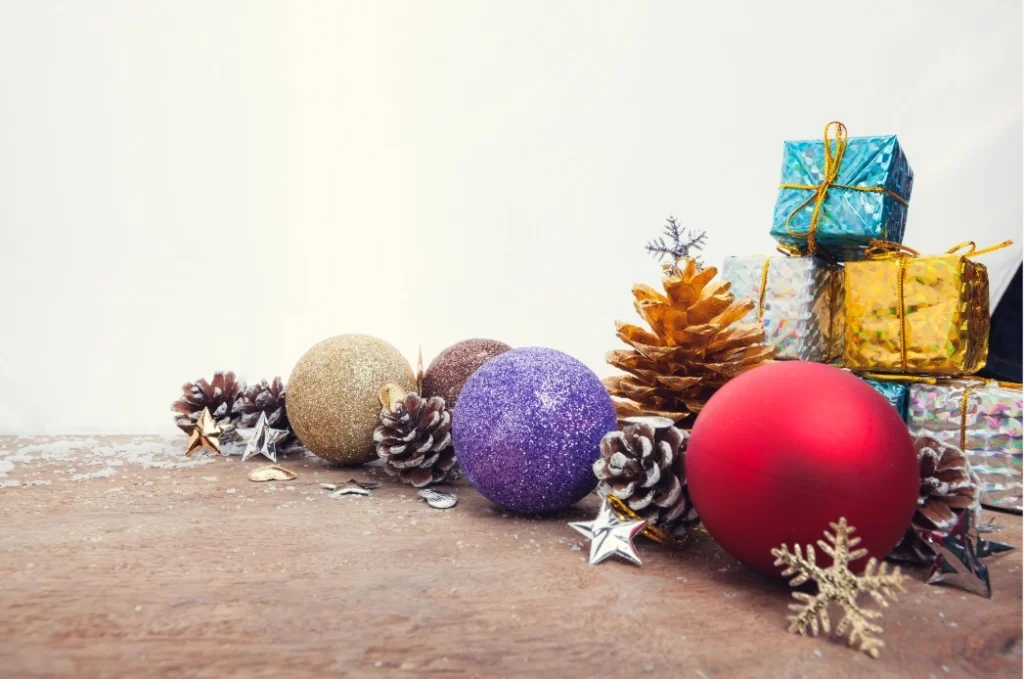 Steps to Craft Your Christmas Ornaments